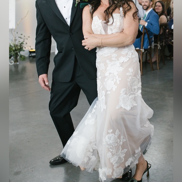 Designer - Custom Designer - Wedding dress - Picture 7 of 8